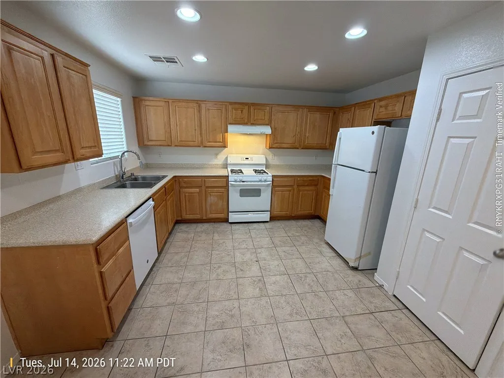 8328 Wildwood Glen Drive — photo 5