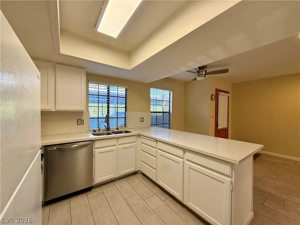 5923 Laredo Street — photo 3