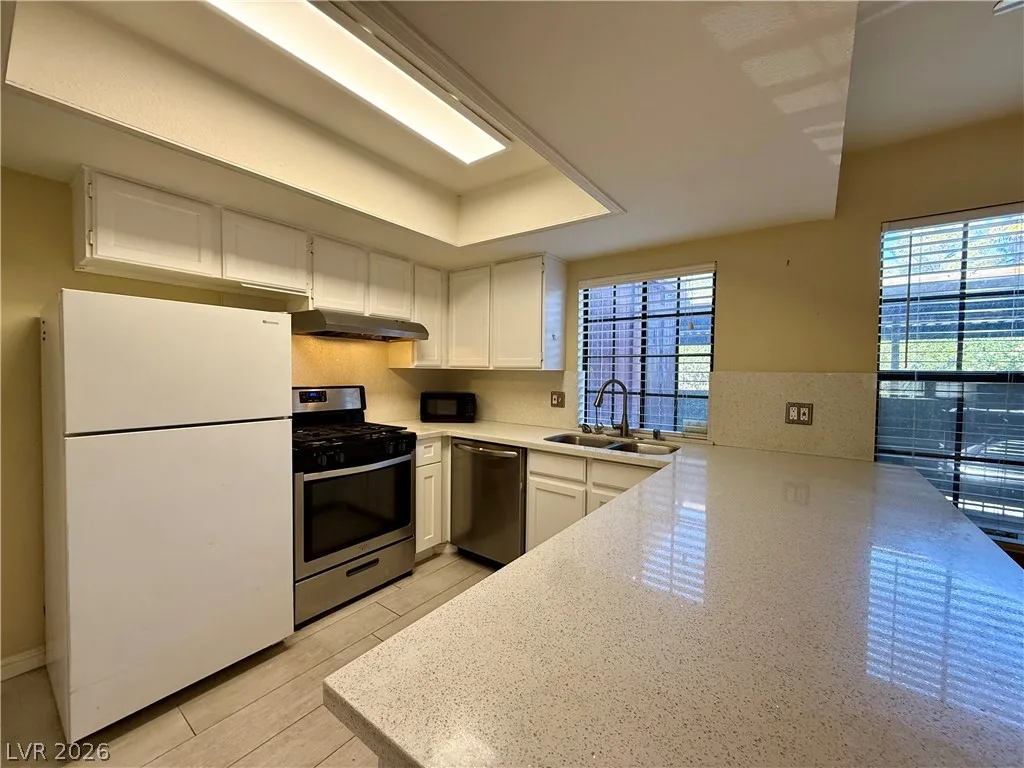 5923 Laredo Street — photo 4