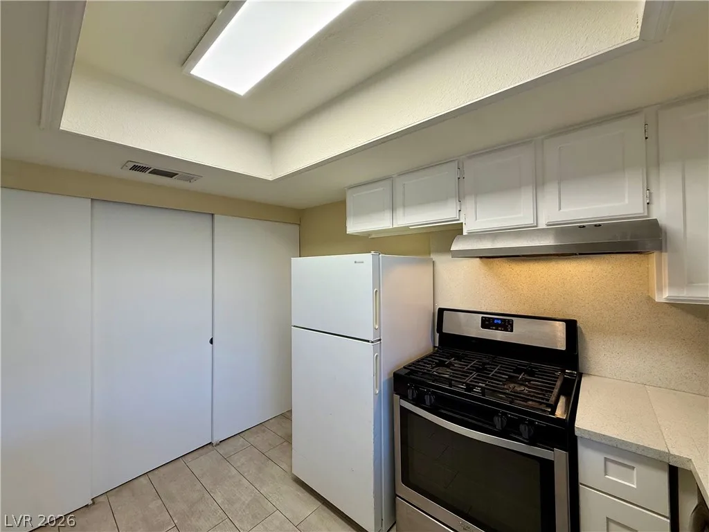 5923 Laredo Street — photo 5