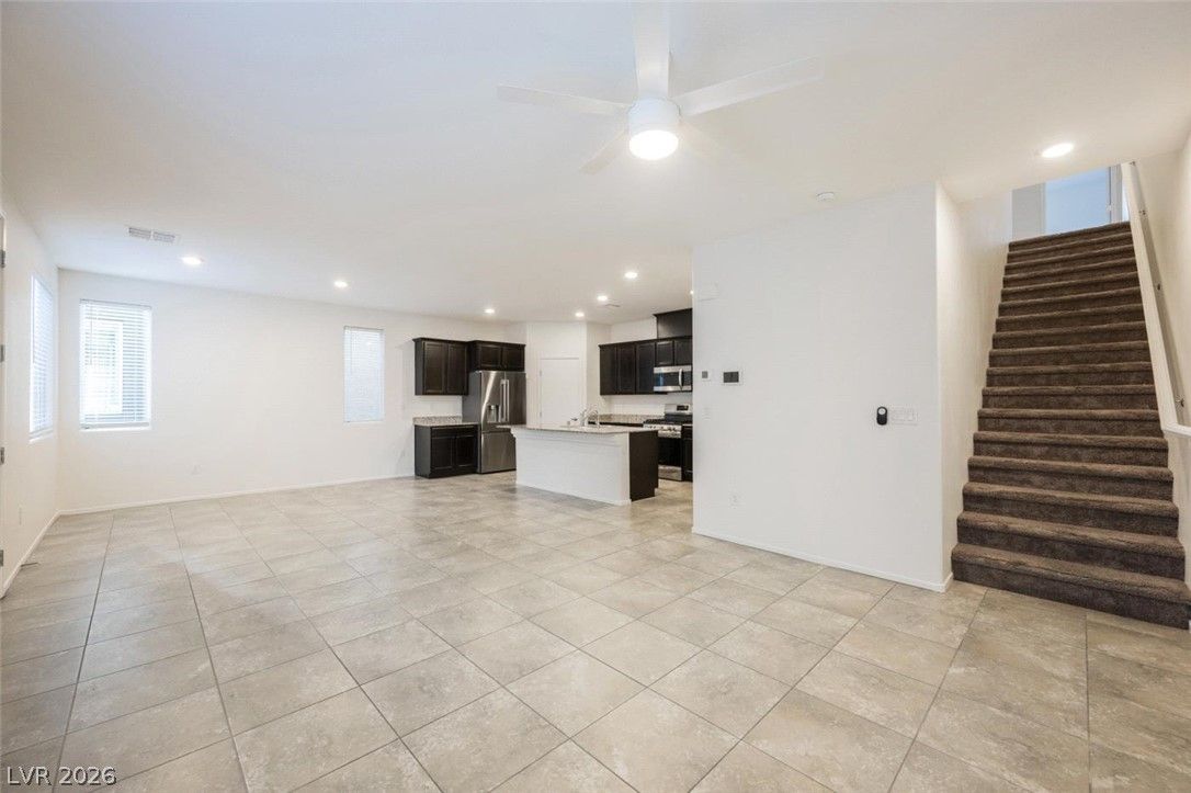 7232 Halo Falls Street — photo 3