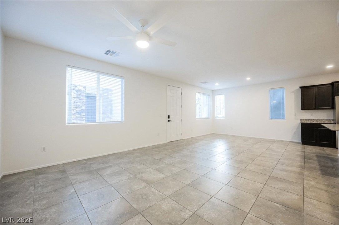 7232 Halo Falls Street — photo 5