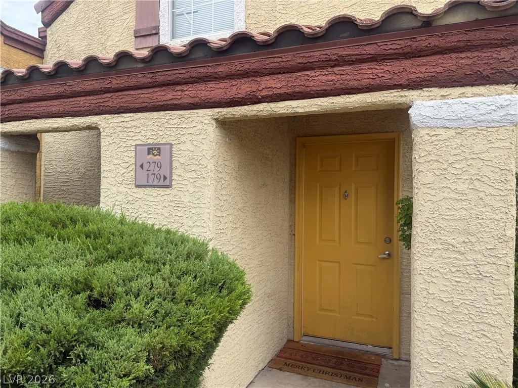 2801 North RAINBOW BL Boulevard 179 — photo 2