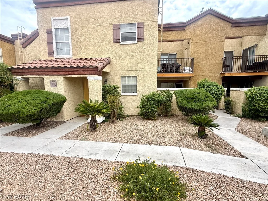 2801 North RAINBOW BL Boulevard 179 — photo 3