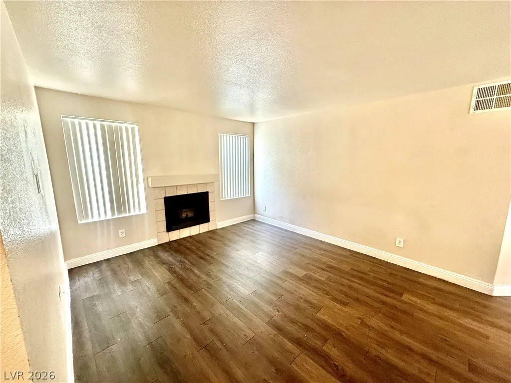 2801 North RAINBOW BL Boulevard 179 — photo 4