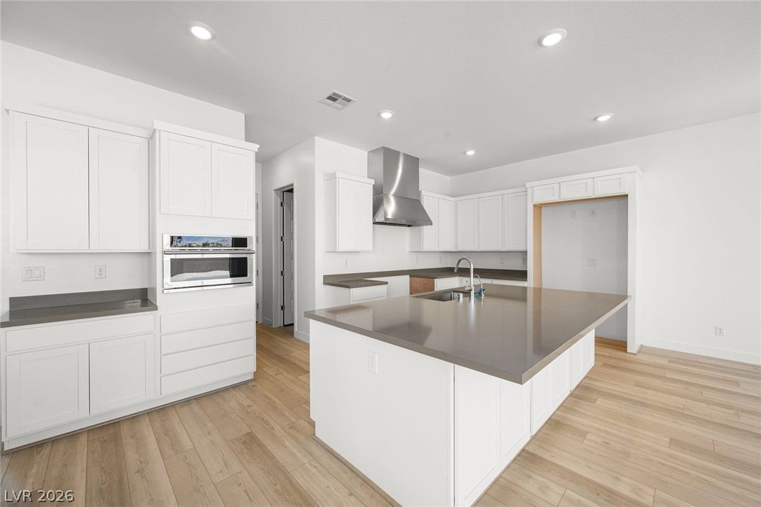9963 Decano Ridge Street — photo 4 of 41