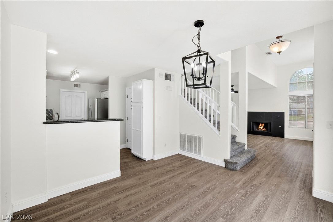 206 Luninborg Street — photo 1