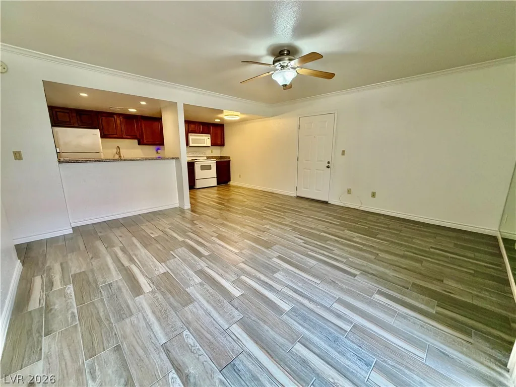 4410 Sandy River Drive 21 — photo 4
