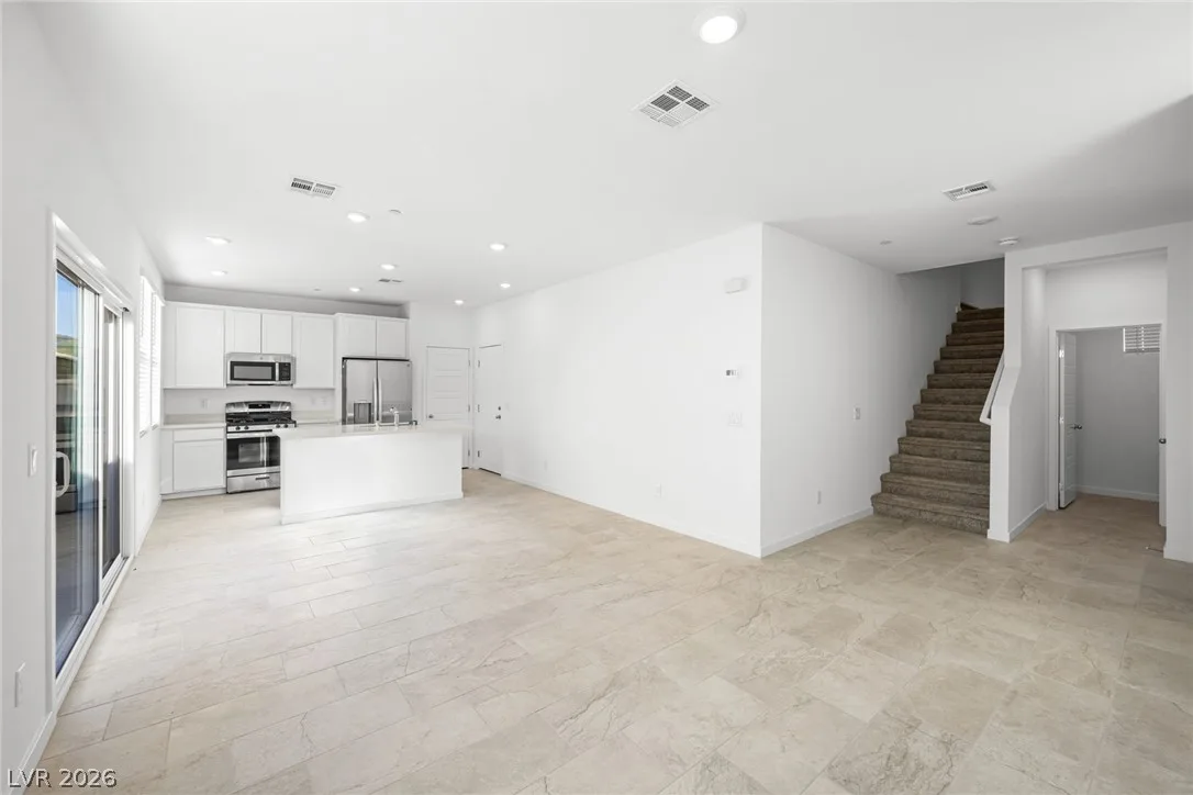 304 Crescent Glow Lane — photo 5 of 23