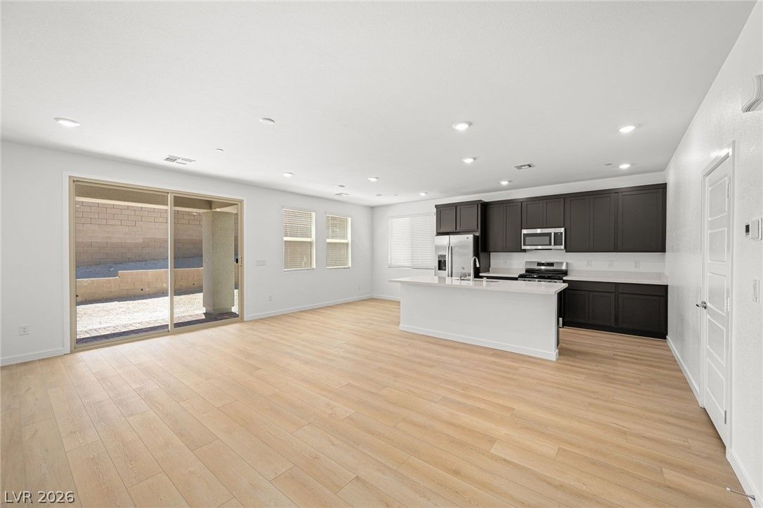 1431 Great Snipe Avenue — photo 3