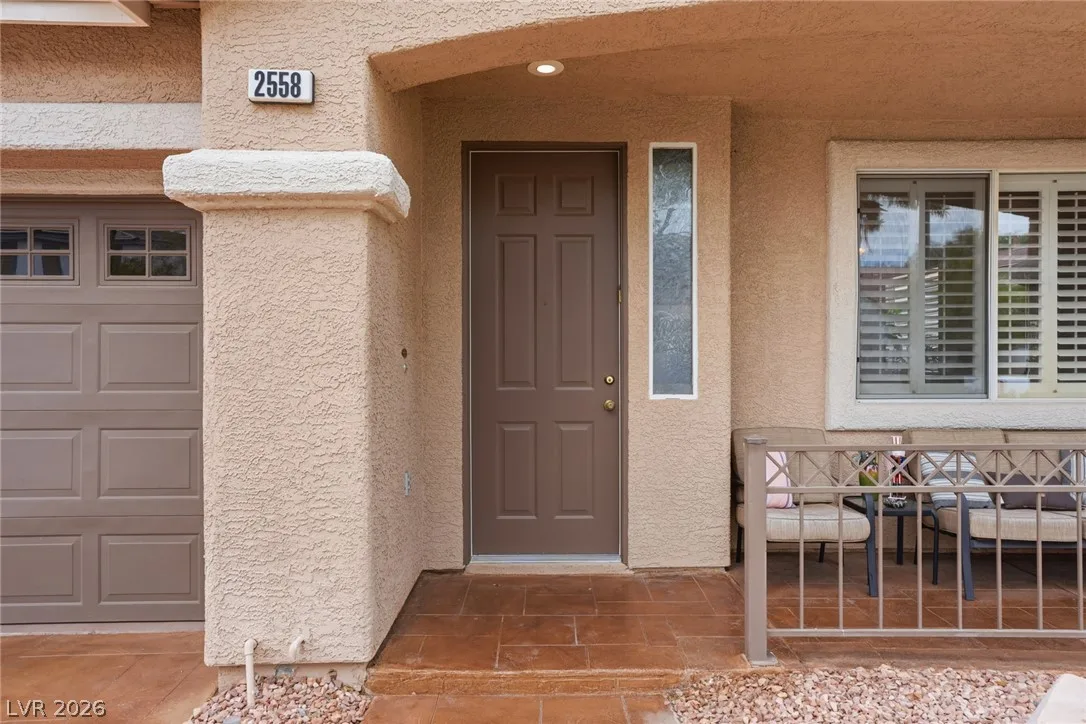 2558 Hitchcock Street — photo 3 of 34
