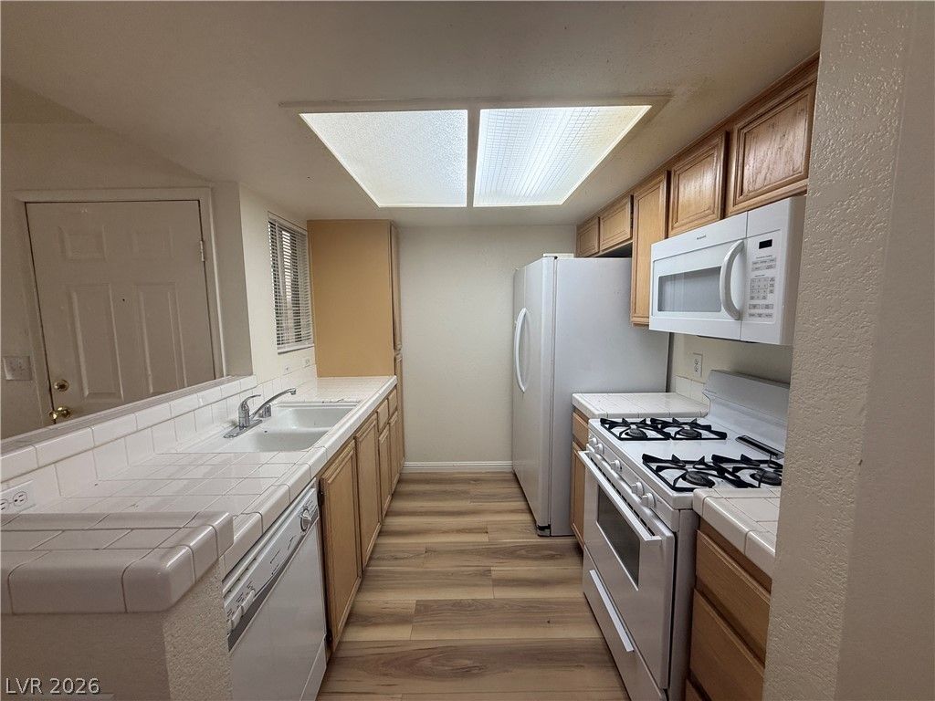 1900 Rio Canyon Court 103 — photo 4 of 11