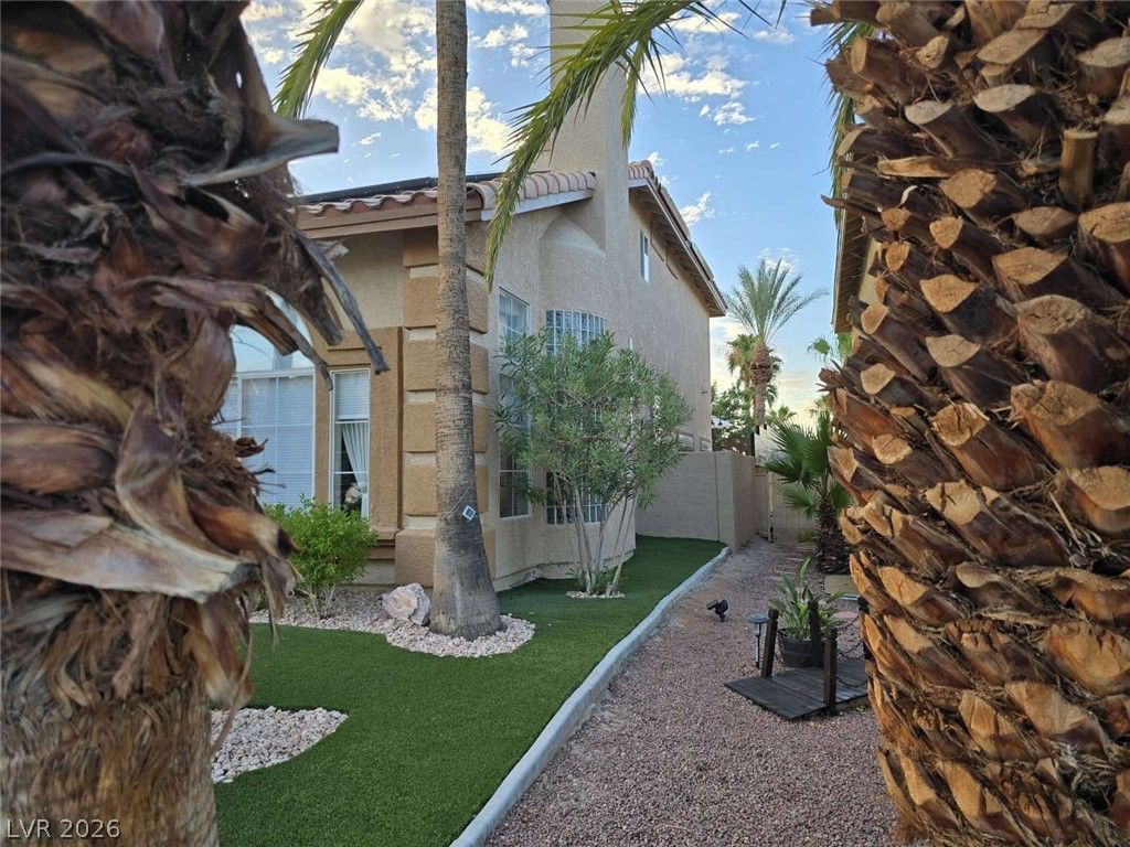8728 Castle Hill Avenue — photo 5