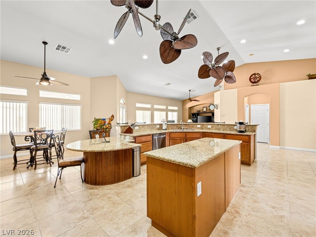 6524 Colossal Cave Avenue — photo 4