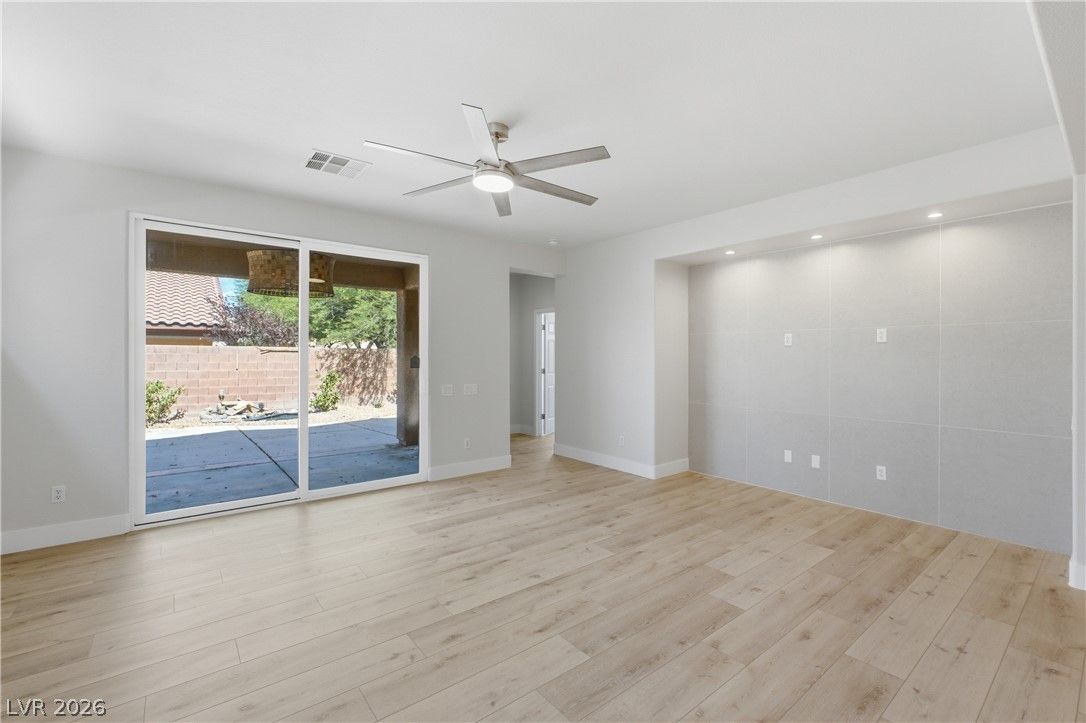 6504 Birdhouse Street — photo 4