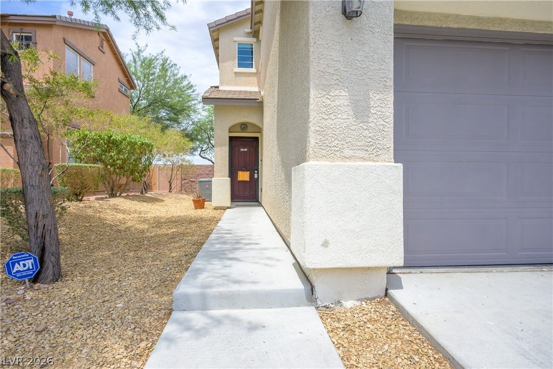 8910 Marble Light Avenue — photo 4