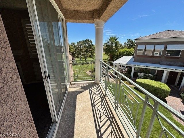 9112 Vista Greens Way 106 — photo 2 of 9