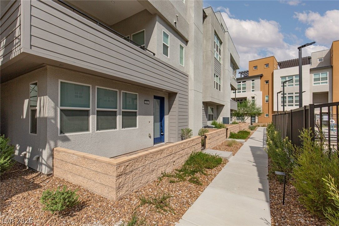 2520 Cracked Stone Street — photo 2