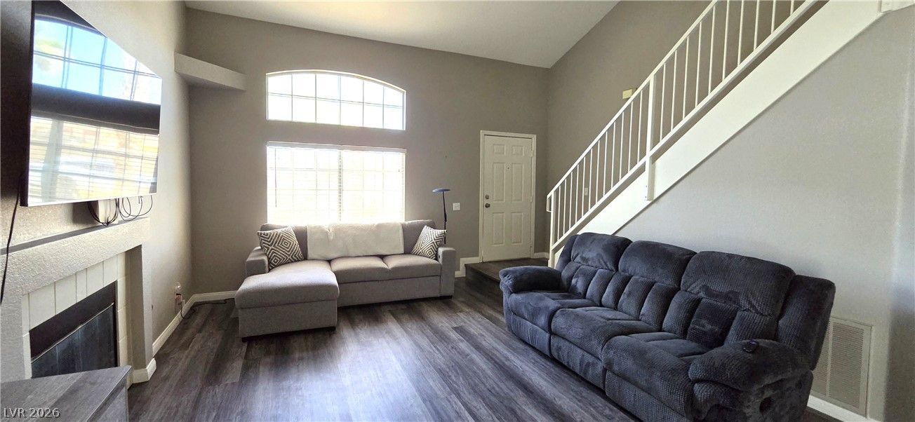690 BARBARY COAST Avenue — photo 5 of 22