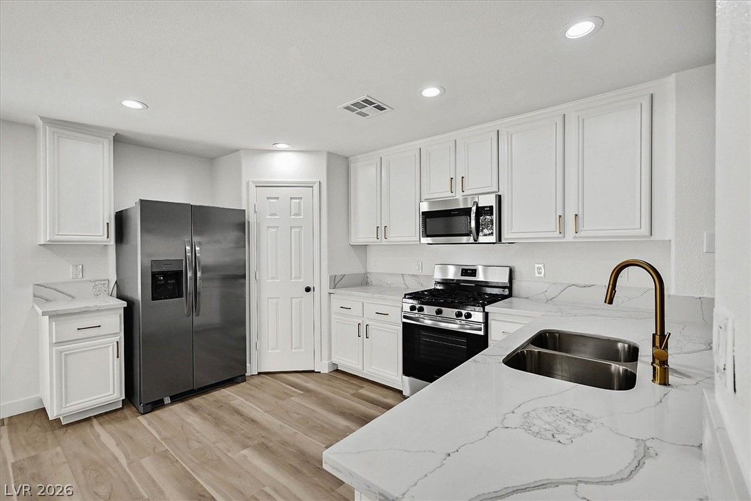 5019 Volcanic Rock Lane — photo 2 of 25