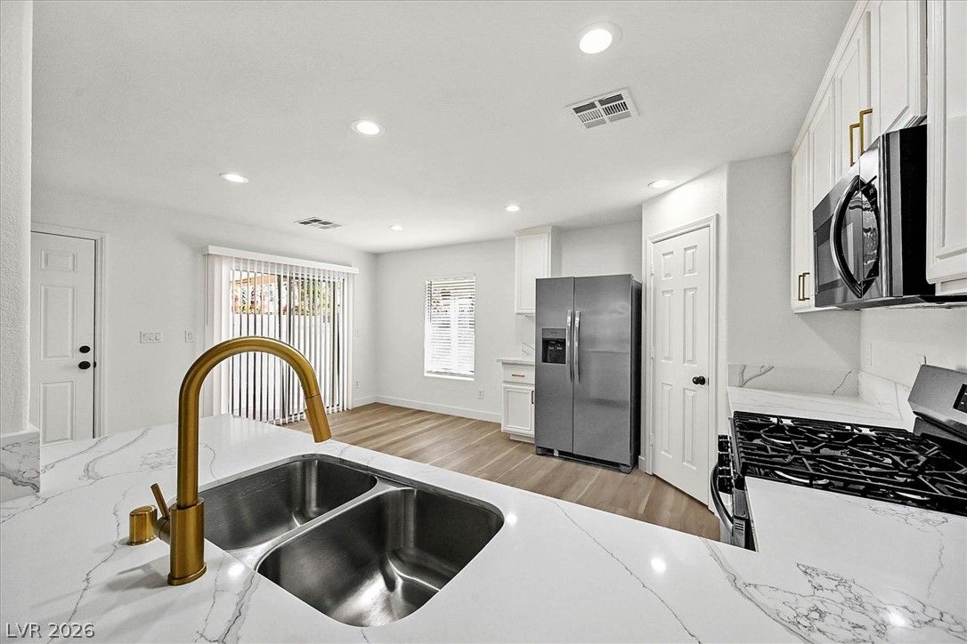 5019 Volcanic Rock Lane — photo 3 of 25