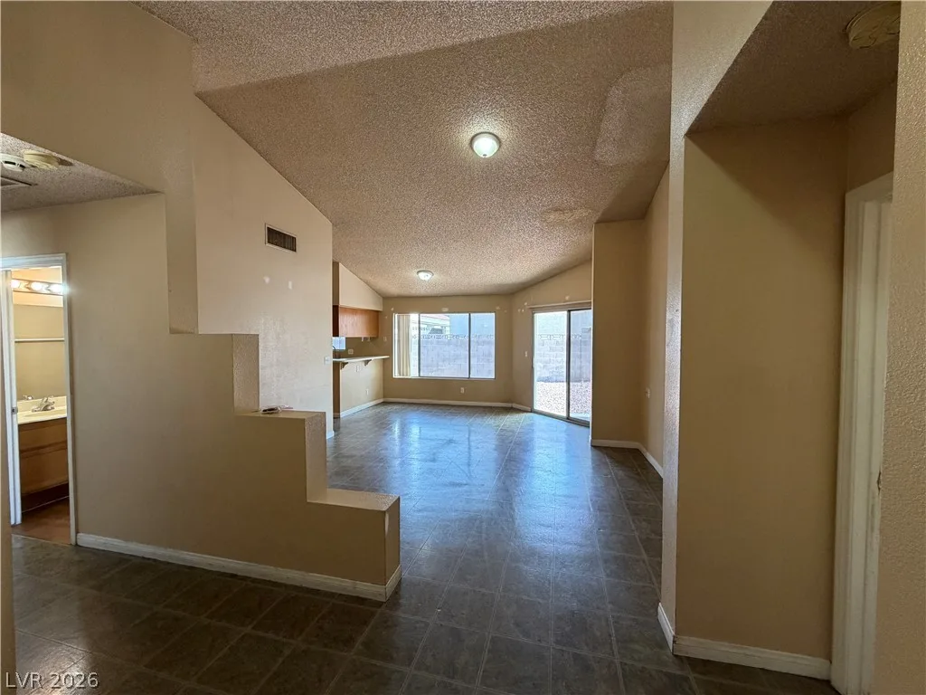 6621 Silvery Avenue — photo 2