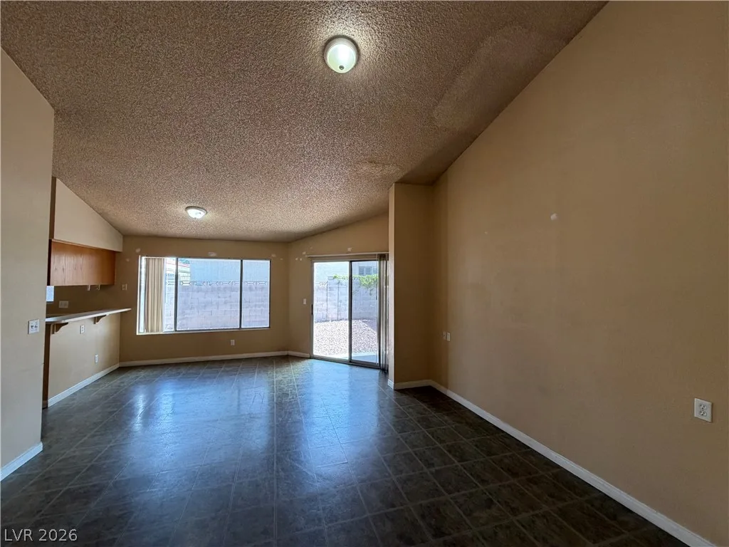 6621 Silvery Avenue — photo 3