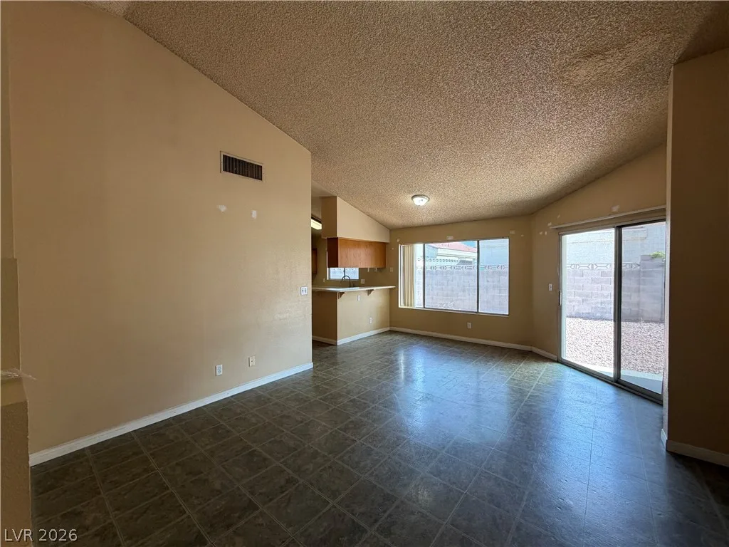 6621 Silvery Avenue — photo 4