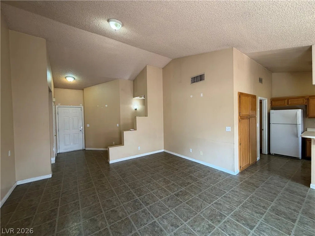 6621 Silvery Avenue — photo 5