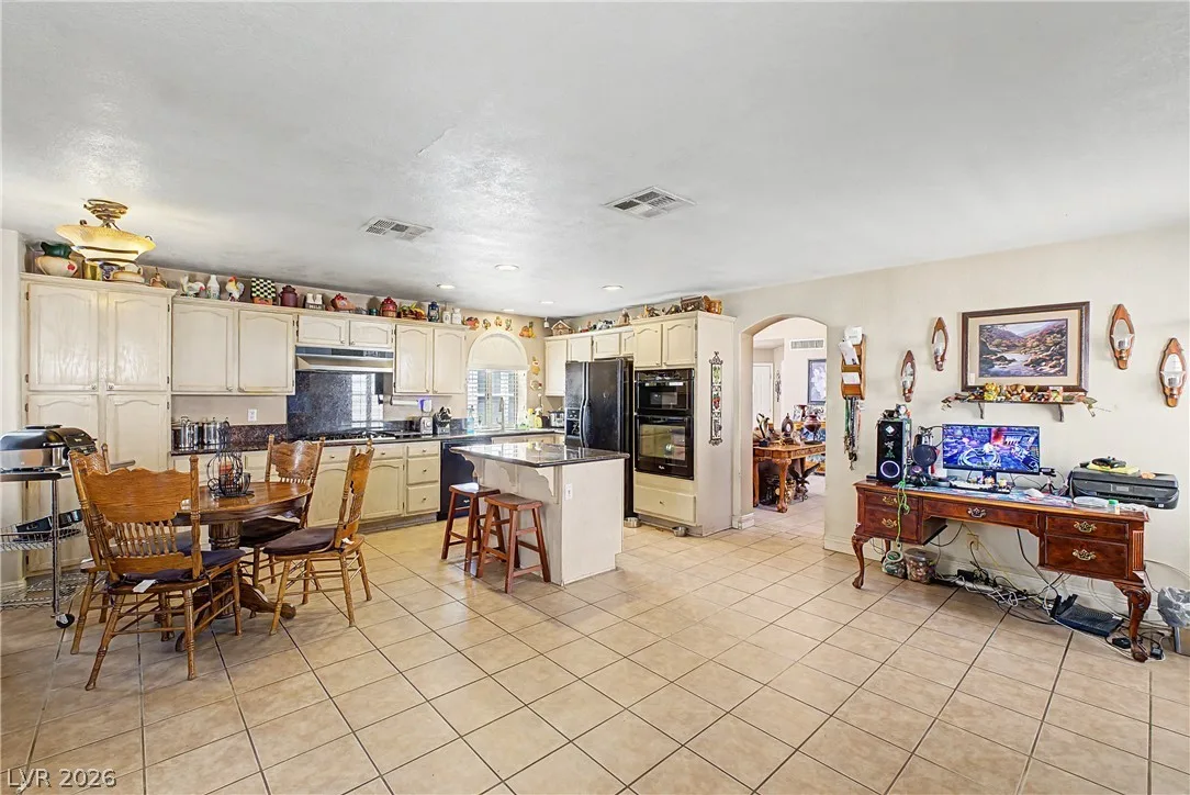 7821 Millhopper Avenue — photo 5