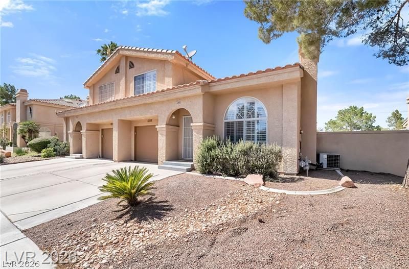 2810 Crystal Lantern Drive — photo 3
