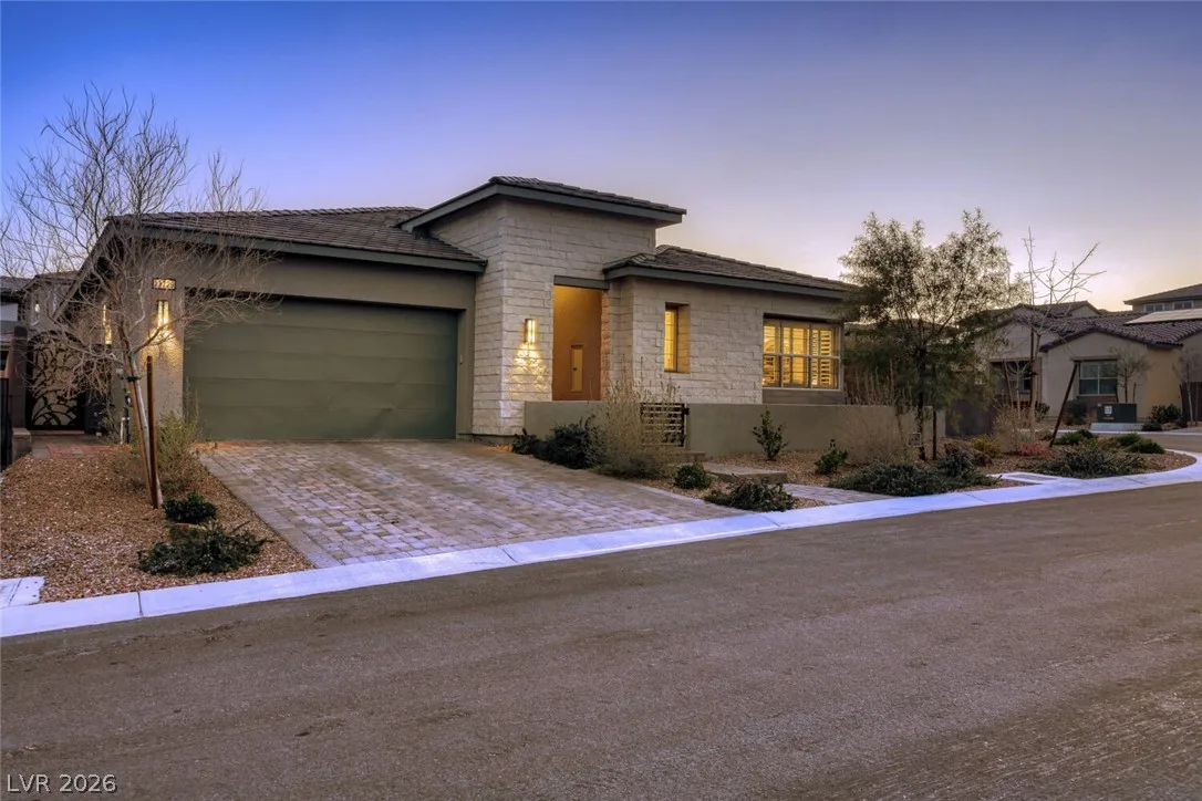 11729 Belorado Avenue — photo 2