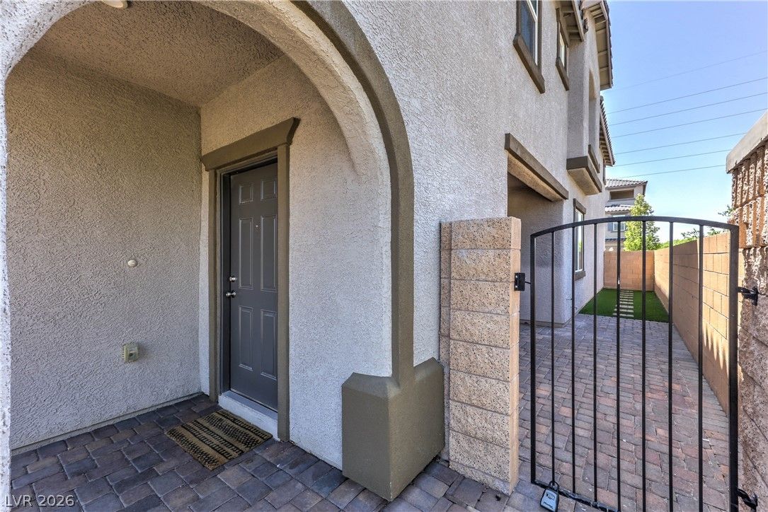 10565 Sariah Skye Avenue — photo 2 of 31