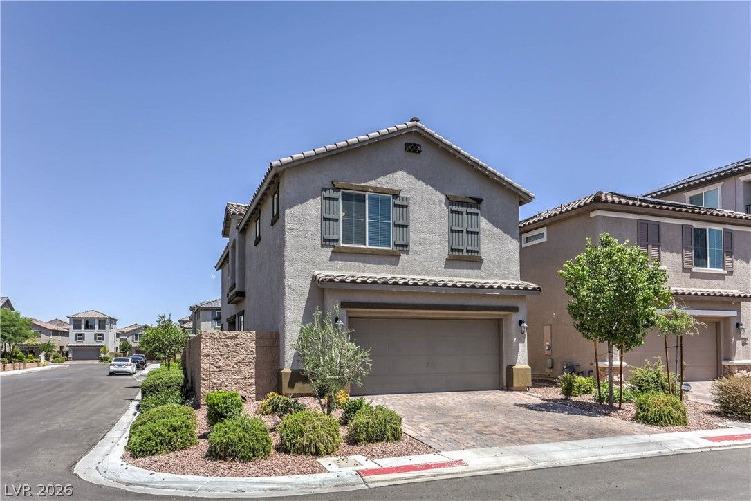 10565 Sariah Skye Avenue — photo 4 of 31
