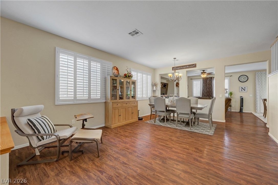 5622 Doe Springs Place — photo 2