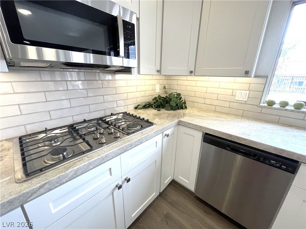 8500 Linderwood Drive — photo 4 of 48