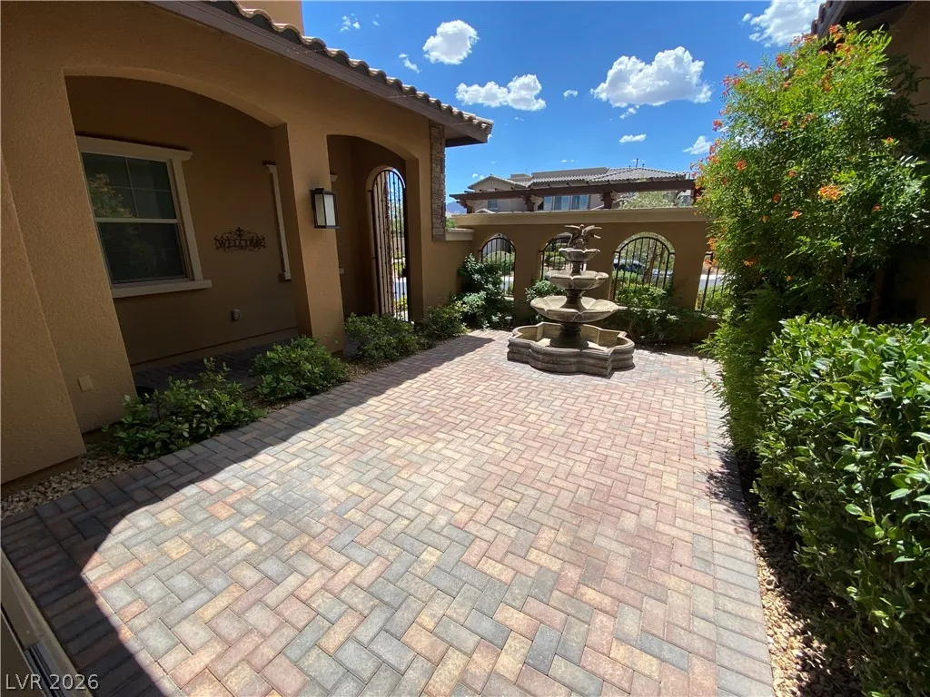 398 Pollino Peaks Street — photo 2