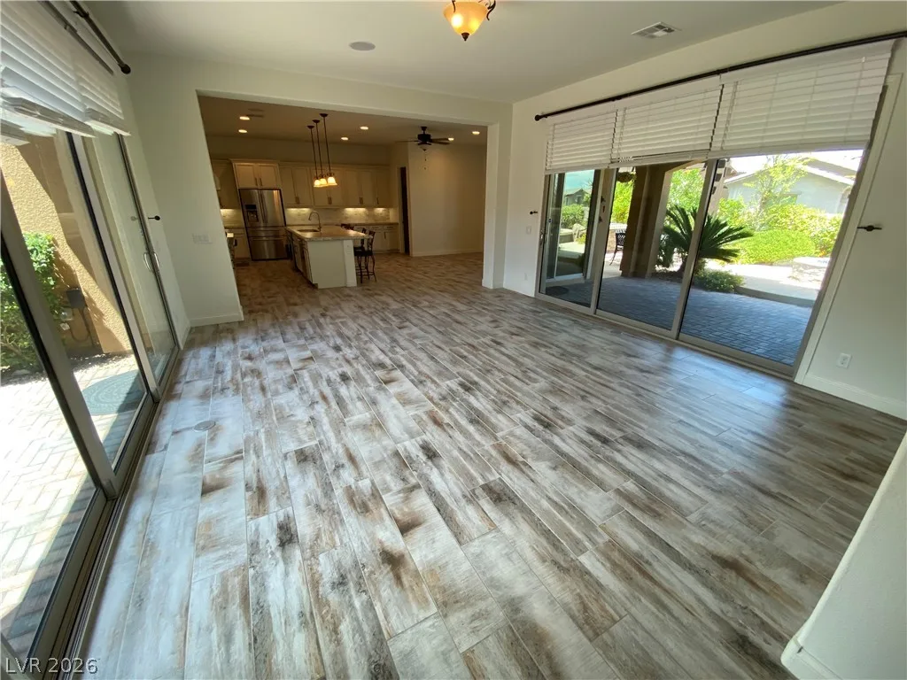 398 Pollino Peaks Street — photo 4
