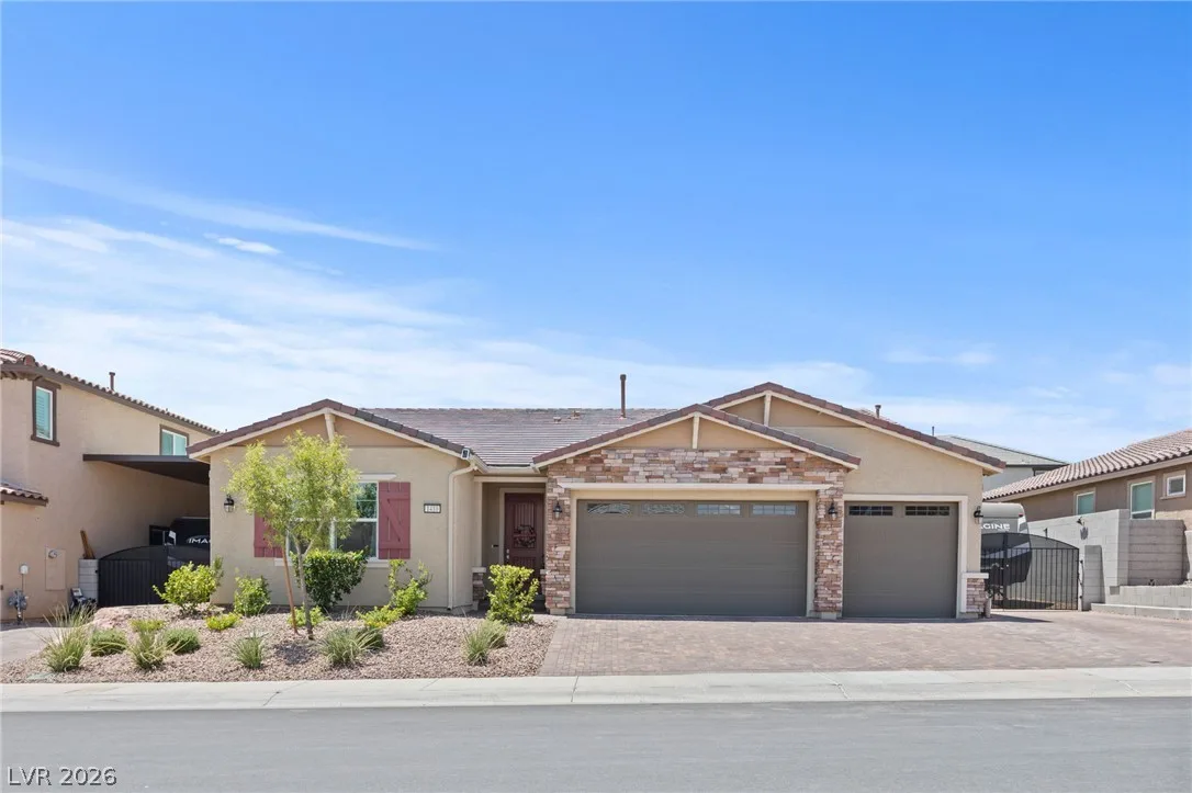 1410 Cattail Falls Street — photo 3