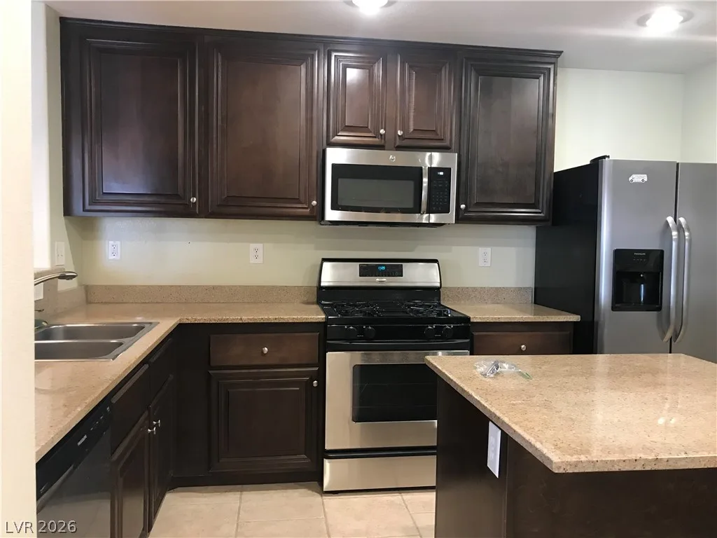 1159 Grove Park Street — photo 2