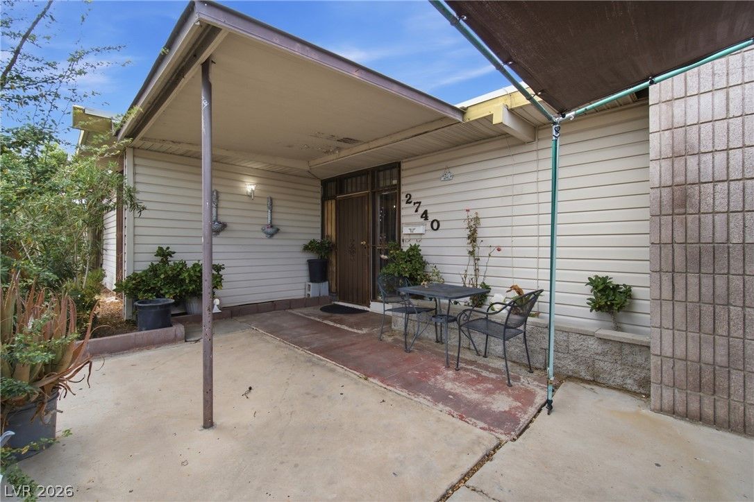 2740 Reynolds Avenue — photo 3 of 5