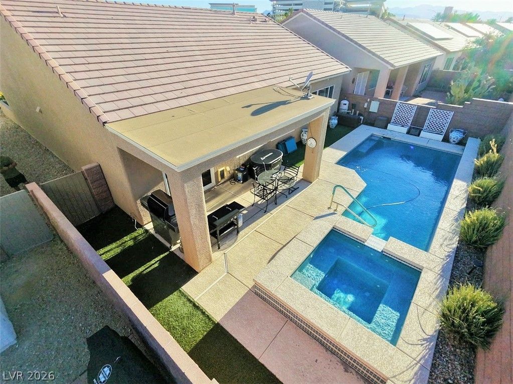 2360 Great Auk Avenue — photo 3