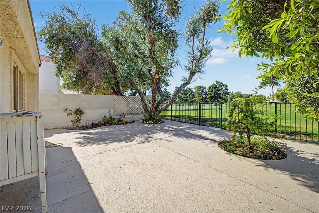 3145 Bel Air Drive — photo 2