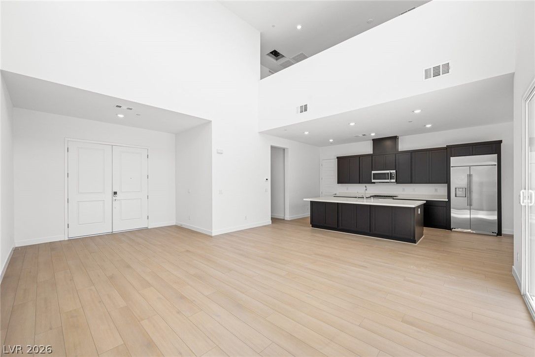 9385 Stella Summit Drive — photo 4 of 32