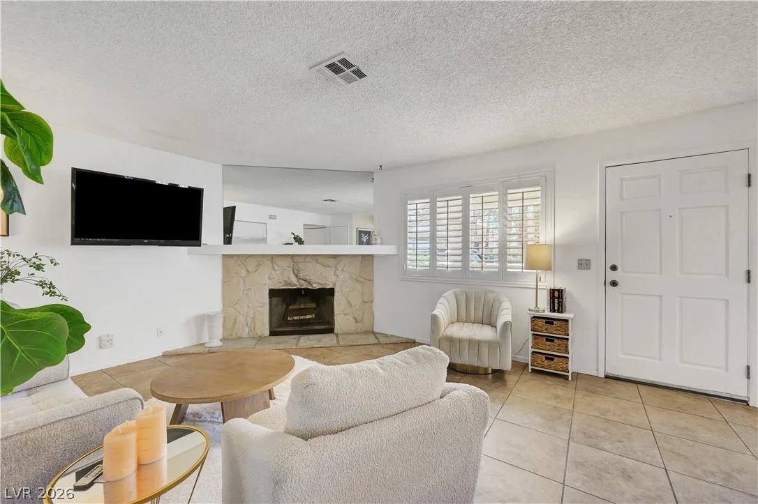 1108 North Cimarron Road 101 — photo 2