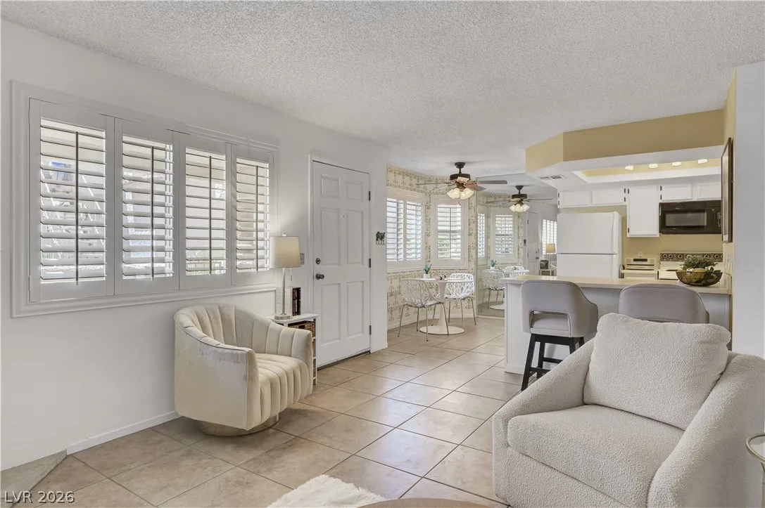 1108 North Cimarron Road 101 — photo 3