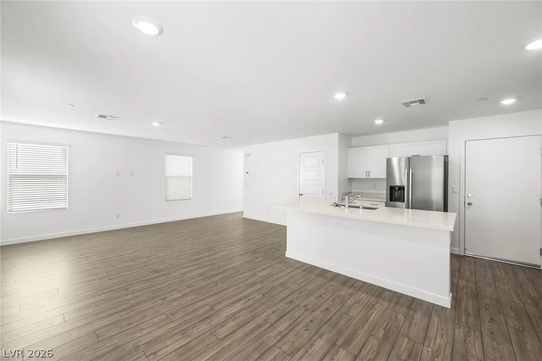 107 Scarhill Track Avenue — photo 4 of 23