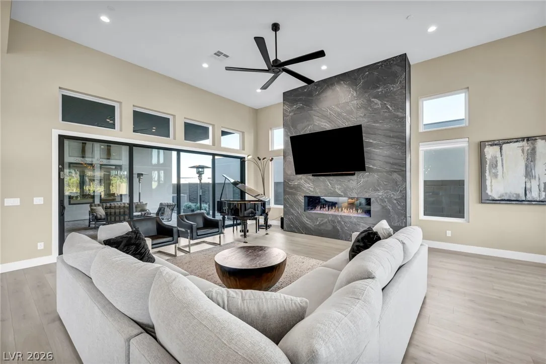 10935 Rossa Peak Avenue — photo 5