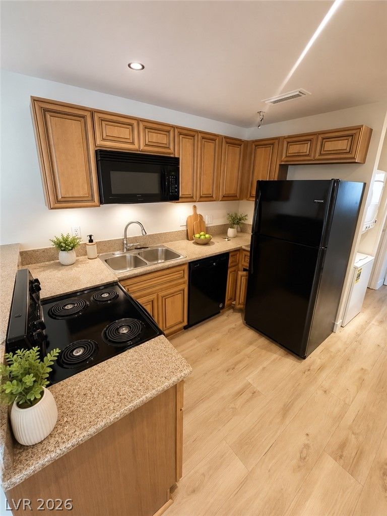 1467 Lorilyn Avenue 4 — photo 2 of 16