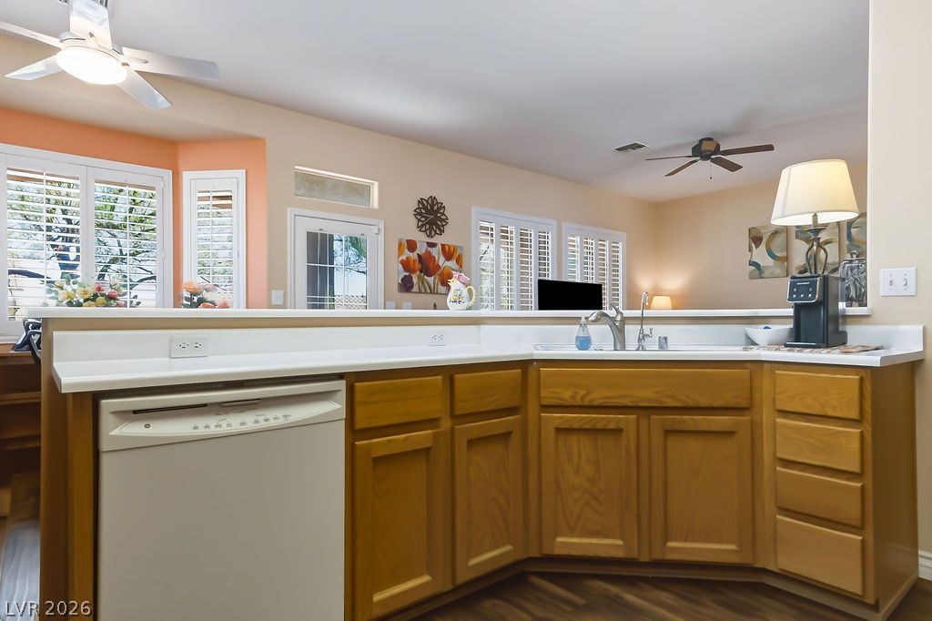 10308 Snyder Avenue — photo 4 of 33